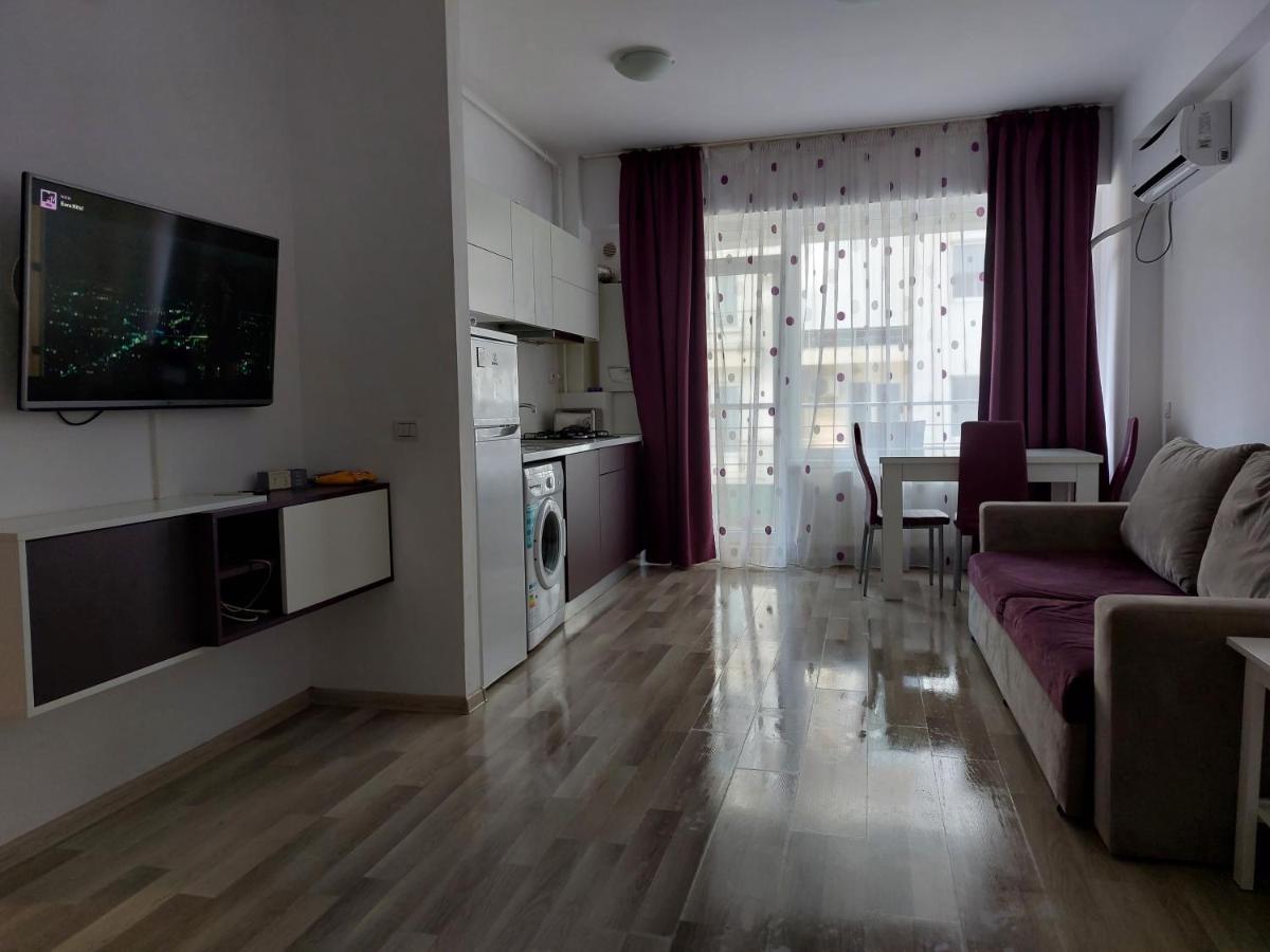 By The Sea Summerland Mamaia Apartment *